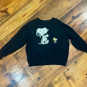 Peanuts snoopy mummy Halloween black sweatshirt size large